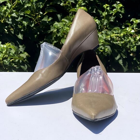 Shoe Lab Shoes - Shoe Lab Made in Brazil Leather Pointed Toe Taupe Wedge Kitten Heel Polished 7.5